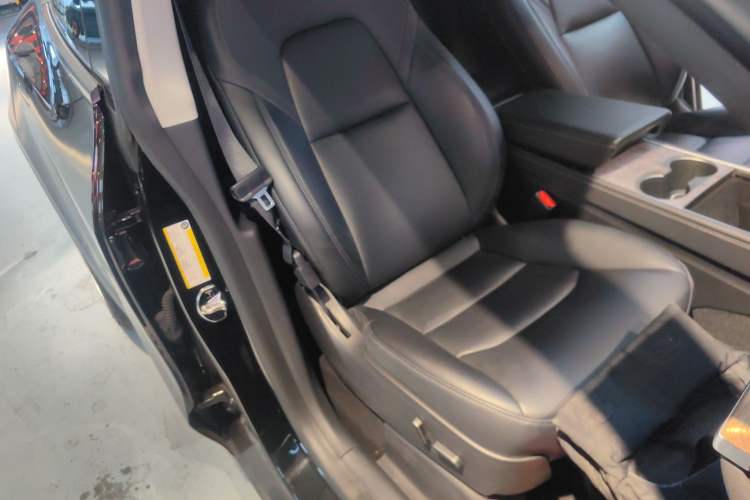 Used Tesla Model Y 2021 Standard Range Rear-Wheel Drive Version
