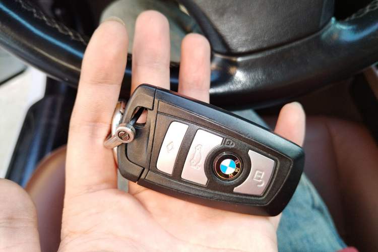 Used BMW 5 Series 2017 525Li Leading Model
