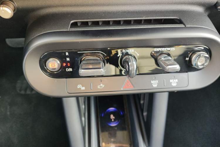 Used  Electric MINI COOPER 2024 452km COOPER SE Artist
