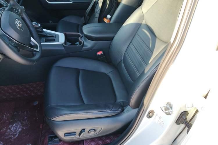 Used Toyota RAV4 2020 2.0L CVT Two-Wheel Drive Fashion PLUS Edition
