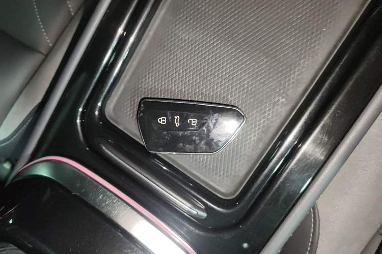 Used Volkswagen ID.4 CROZZ 2021 Long-Range Lite PRO Two-Wheel Drive Version
