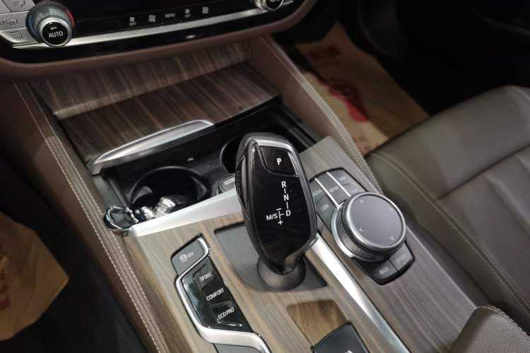 Used BMW 5 Series 2020 525Li M Sport Package