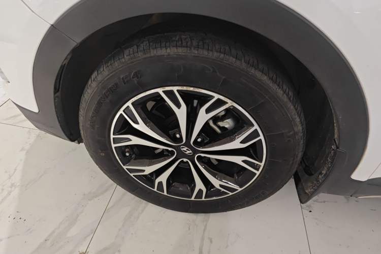 Used Hyundai Santa Fe 2017 2.0T Automatic Two-Wheel Drive Smart Version 7 Seats