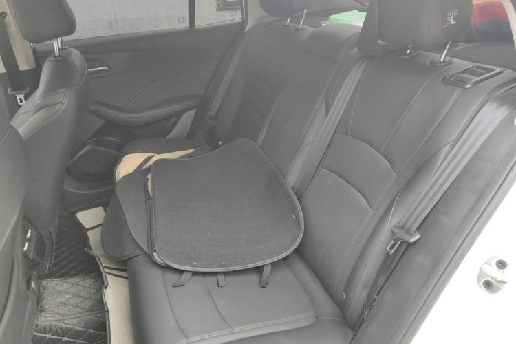 Used Roewe i5 2023 1.5L CVT Luxury Edition