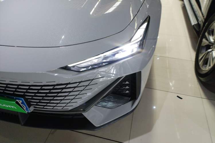 Used Changan UNI-V 2022 1.5T Prestige Version
