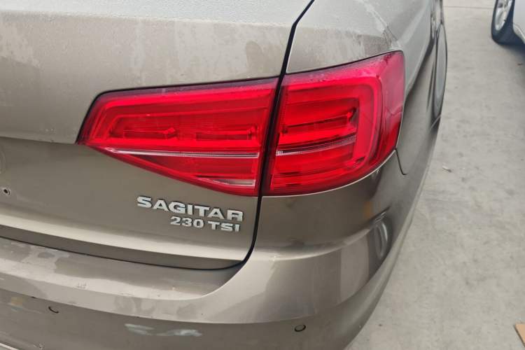 Used Volkswagen Sagitar 2015 230TSI Automatic Comfort Version
