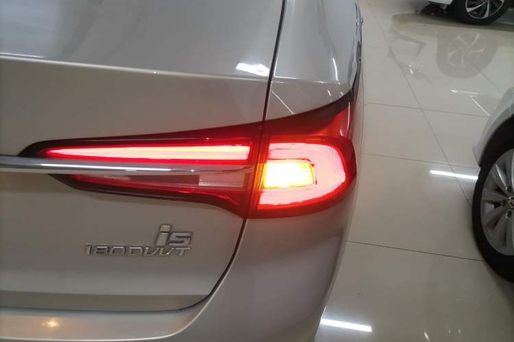 Used Roewe i5 2020 1.5L Manual 4G Connect Luxury Edition
