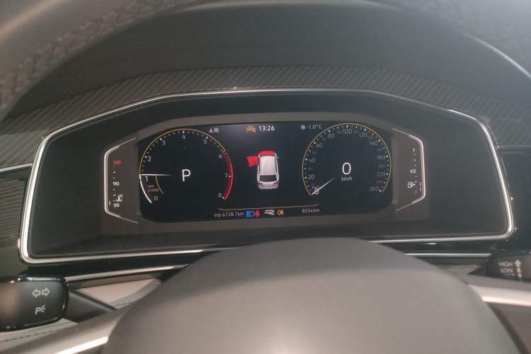 Used Volkswagen Tiguan L 2024 Outstanding Model 330TSI Automatic Two-Wheel Drive R-Line Dragon Glory Edition
