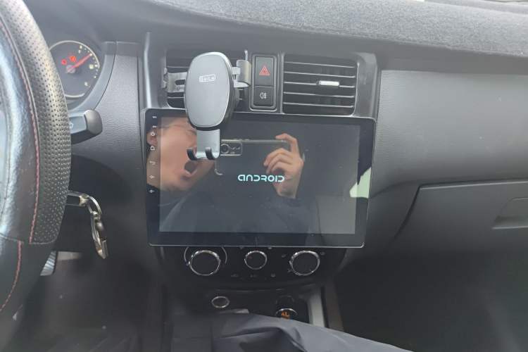 Used Wuling Rongguang V 2016 1.5L Standard Version
