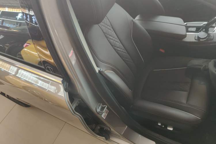 Used BMW 5 Series 2019 530Li Leading Model Luxury Package
