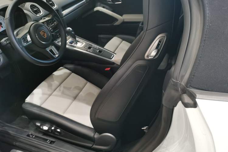 Used Porsche 718 2022 Boxster T 2.0T
