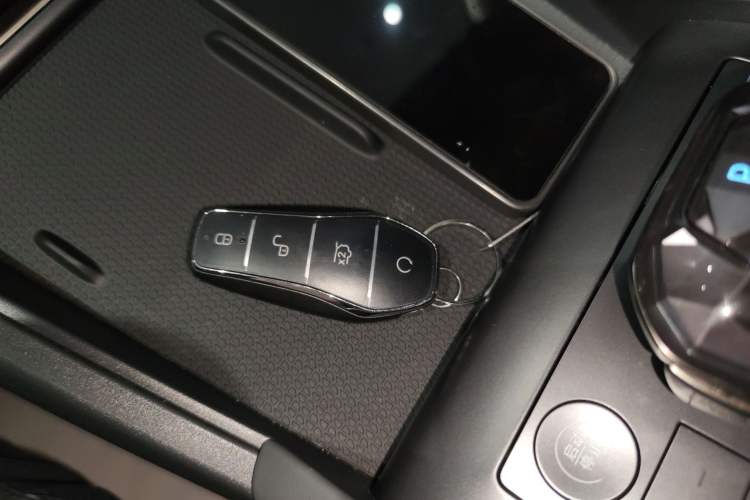 Used BYD Qin L 2025 DM-i Smart Drive 80KM Leading Model