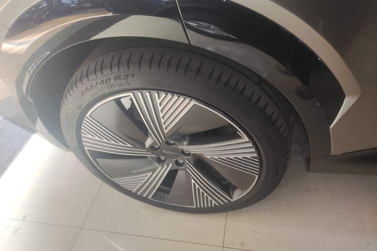 Used Lynk & Co 08 EM-P 2023 220km All-Wheel-Drive Performance Halo
