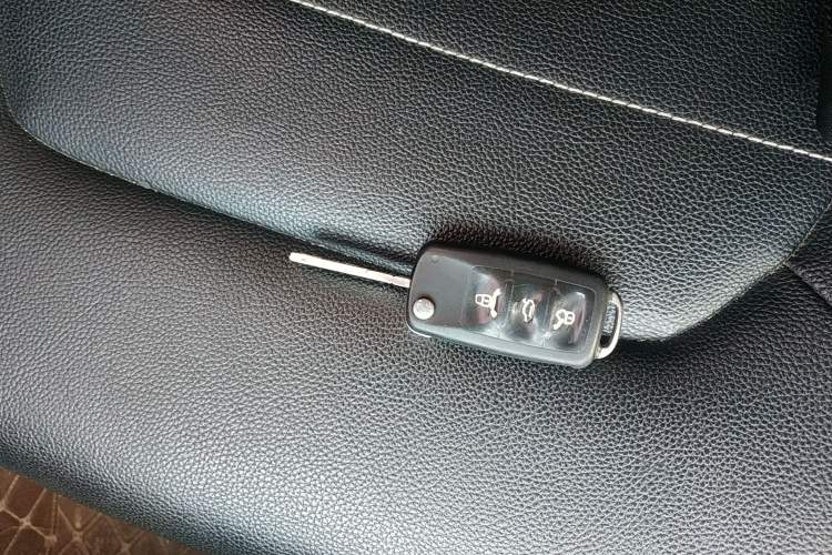 Used Volkswagen Jetta 2015 Value Edition 1.6L Manual Fashionable Style
