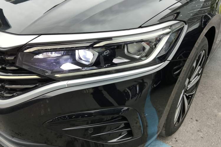 Used Volkswagen Passat 2023 330TSI Prestige Edition