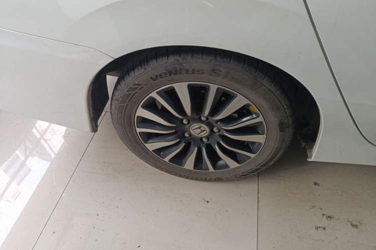 Used Honda Crider 2015 1.8L Automatic Ultra-Configured Limited Edition
