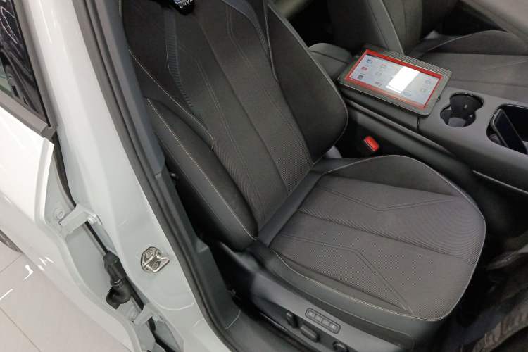 Used Volkswagen ID.UNYX 2024 Pro Long-Range Version
