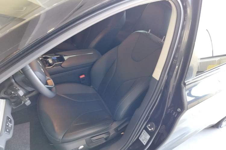 Used Hongqi E-QM5 2024 610 km PLUS