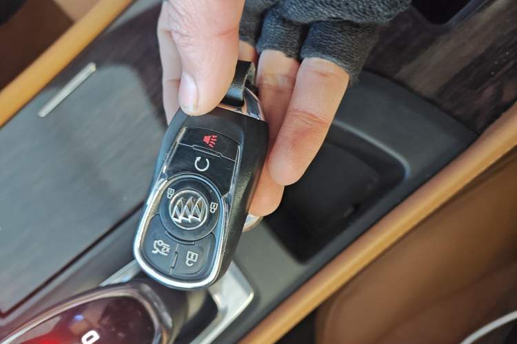 Used Buick LaCrosse 2016 28T Luxury Version