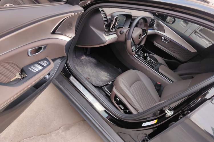 Used BYD Han 2023 EV Champion Edition 605KM Front-Drive Premium Model
