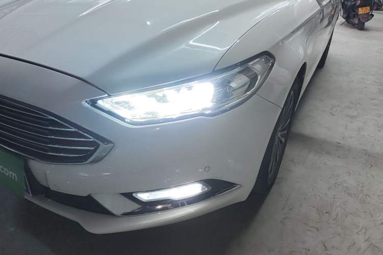 Used Ford Mondeo 2017 EcoBoost 200 Luxury Model
