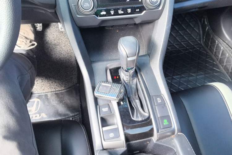 Used Honda Civic 2021 HATCHBACK 220TURBO CVT Trendy Cool Edition
