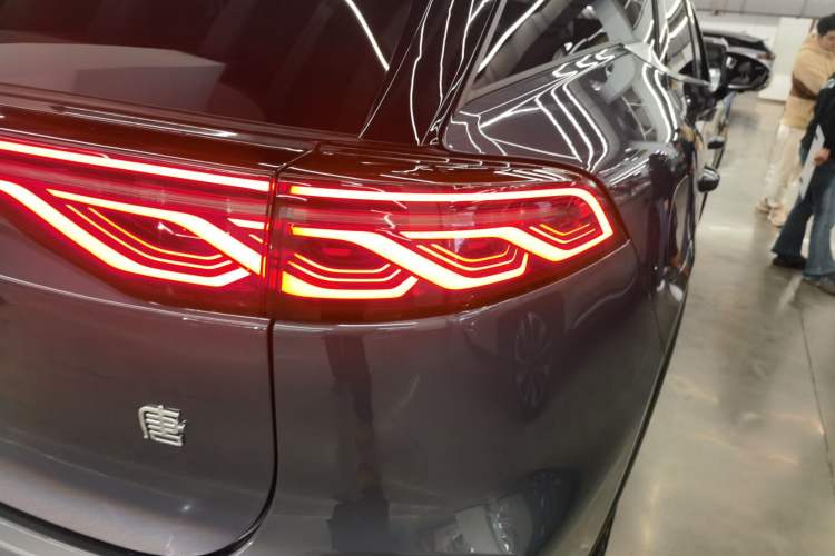 Used BYD Tang New Energy 2024 DM-i Glory Edition 112KM Prestige Model