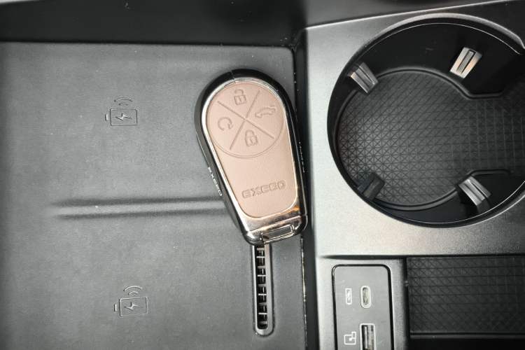 Used  Lanyue 2024 International Edition 400T Four-Wheel Drive Star Prestige 6-Seater
