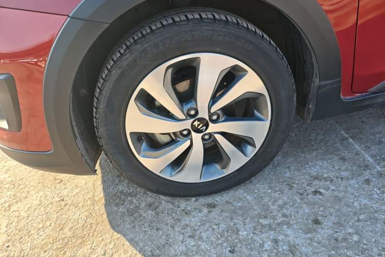 Used Kia KX Cross 2017 1.4L AT GLS