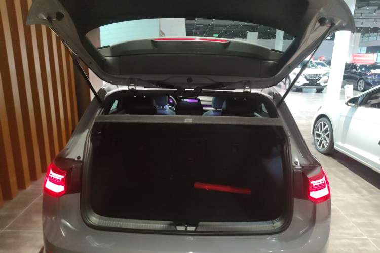 Used Volkswagen Golf 2023 280TSI DSG R-Line Lite
