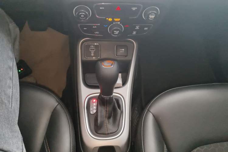 Used  Compass 2019 220T Automatic Enjoyment Version
