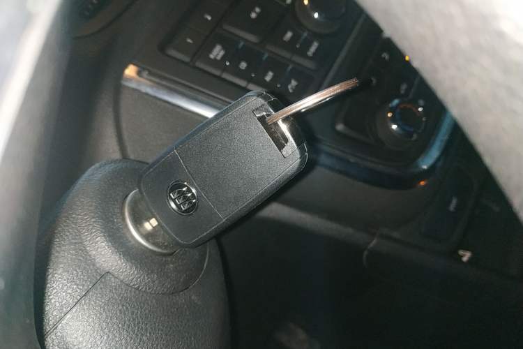 Used Buick Encore 2015 1.4T Automatic Two-Wheel Drive Urban Elite Version
