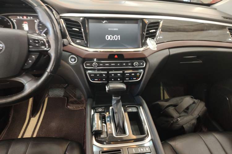 Used GAC Trumpchi GS8 2017 320T Two-Wheel Drive Luxury Smart Connectivity Version (7 Seats)
