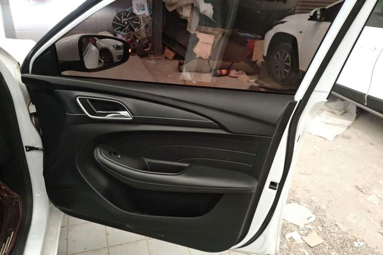 Used Roewe i5 2020 1.5L Manual 4G Connect Leehao Flagship Edition
