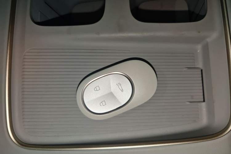 Used Nio ES8 2024 75 kWh