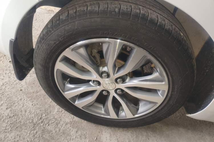 Used Buick GT 2018 18T Automatic Elite Model
