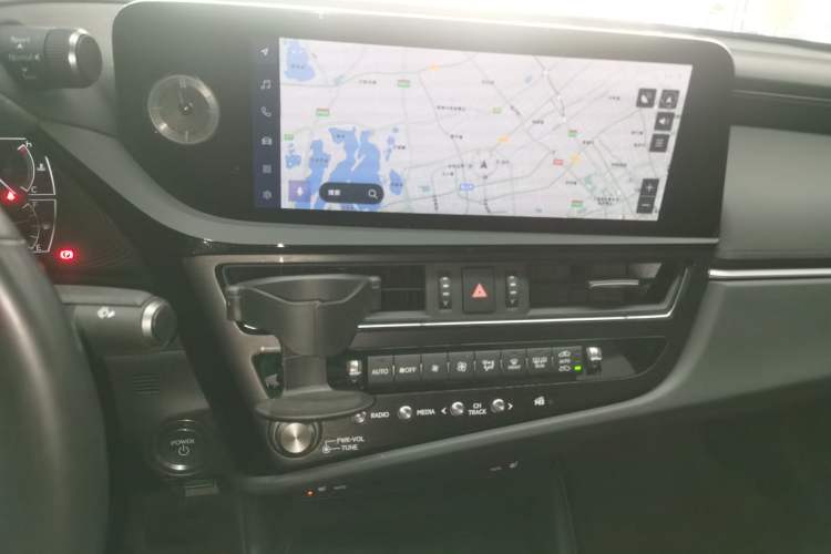 Used Lexus ES 2022 300h Excellence Edition
