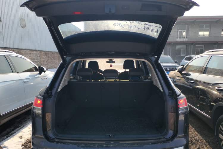 Used Volkswagen Tayron 2023 280TSI Two-Wheel-Drive Luxury Plus Advanced Version
