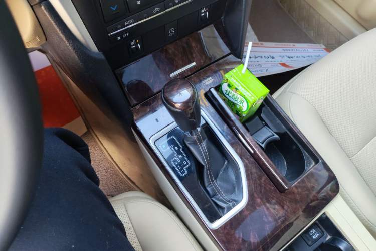 Used Toyota Camry 2016 2.0G 10th Anniversary Leading Edition