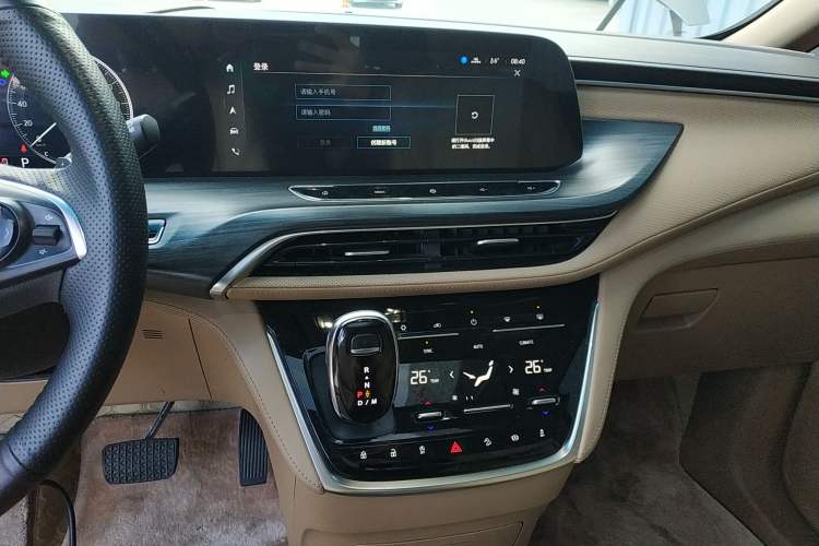 Used Buick GL8 2021 ES Landtrek 653T Luxury Model
