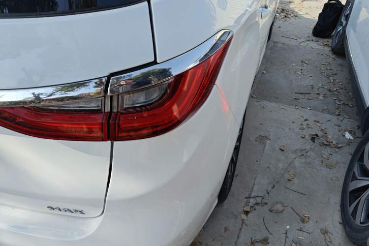 Used BYD Song MAX 2019 1.5T Automatic Smart Connect Ruiyi Sunroof Version 6 Seats China VI Standard
