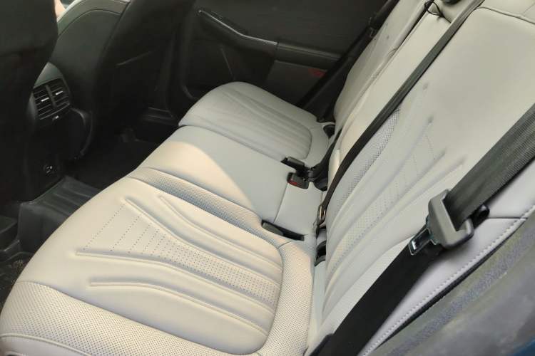 Used Ford Escape 2020 EcoBoost 245 Two-Wheel-Drive Titanium Edition
