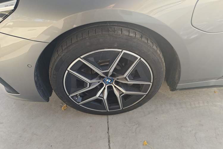 Used BMW i5 2024 eDrive 35L M Sport Package
