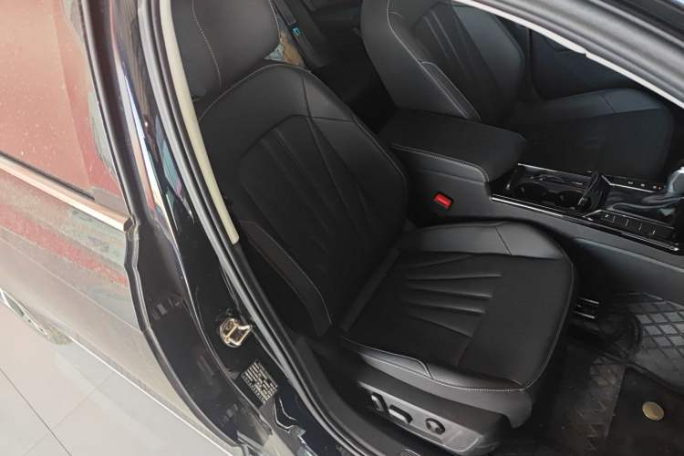 Used Volkswagen Passat 2025 Outstanding Model 380TSI Starry Dragon Edition
