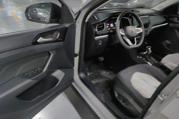 Used Volkswagen Tharu 