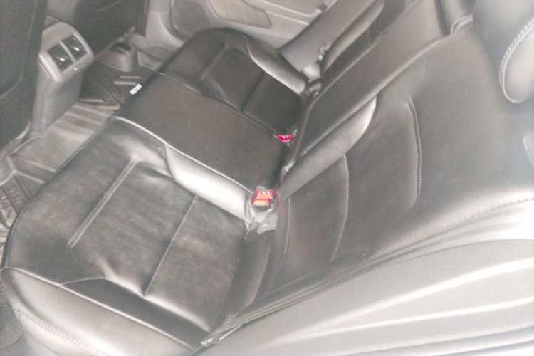 Used Volkswagen Golf 2016 230TSI Automatic Comfort Version
