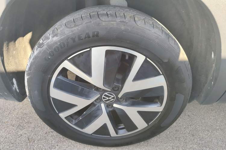 Used Volkswagen Tayron 2023 300TSI Two-Wheel-Drive Luxury Plus Advanced Edition
