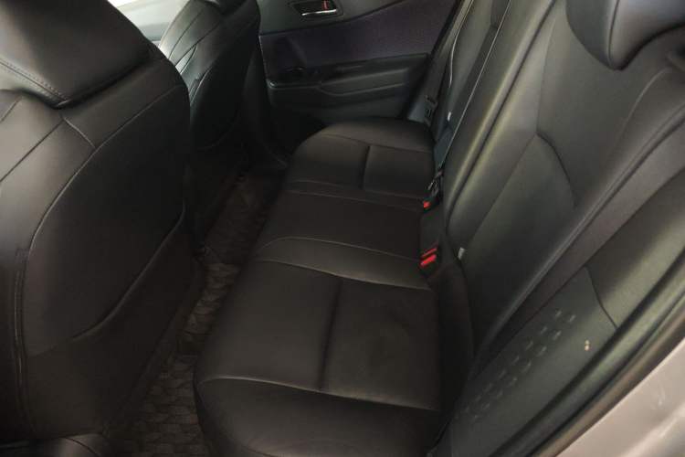 Used Toyota IZOA 2018 2.0L Yichi Version China VI Standard
