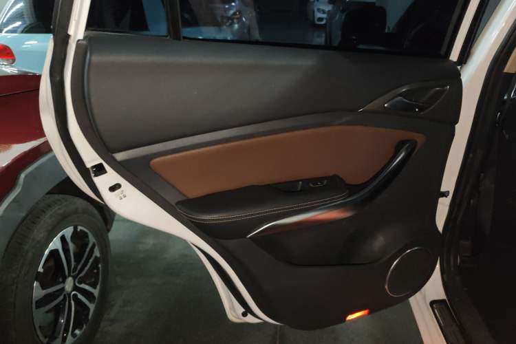 Used BYD Song 2017 Gaishe Upgrade Edition 1.5TID Automatic Elite Model
