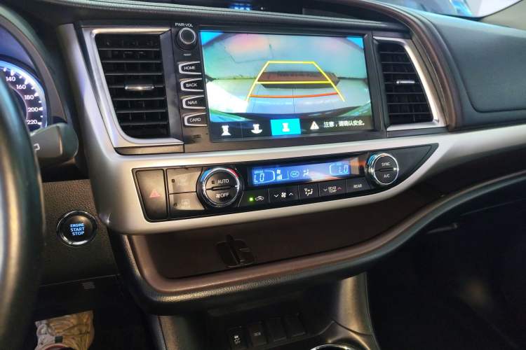 Used Toyota Highlander 2017 2.0T Two-Wheel Drive Luxury Edition 7 Seats